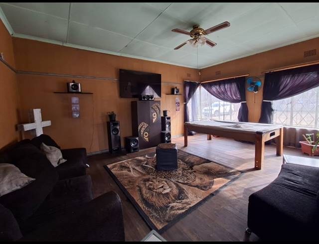 3 BEDROOM HOUSE FOR SALE IN THREE RIVERS